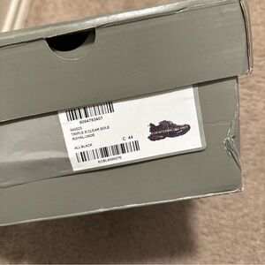 Size 7 women’s vnds with box and cover size 5 min men’s